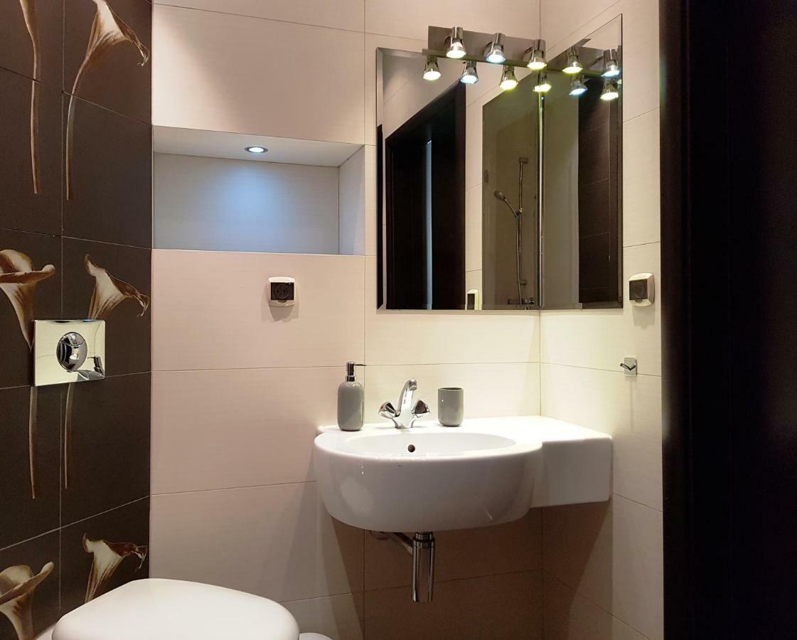 凯尔采Apartament "Cleopatra 5" Przy Rynku Z Parkingiem, Faktury Vat公寓 外观 照片