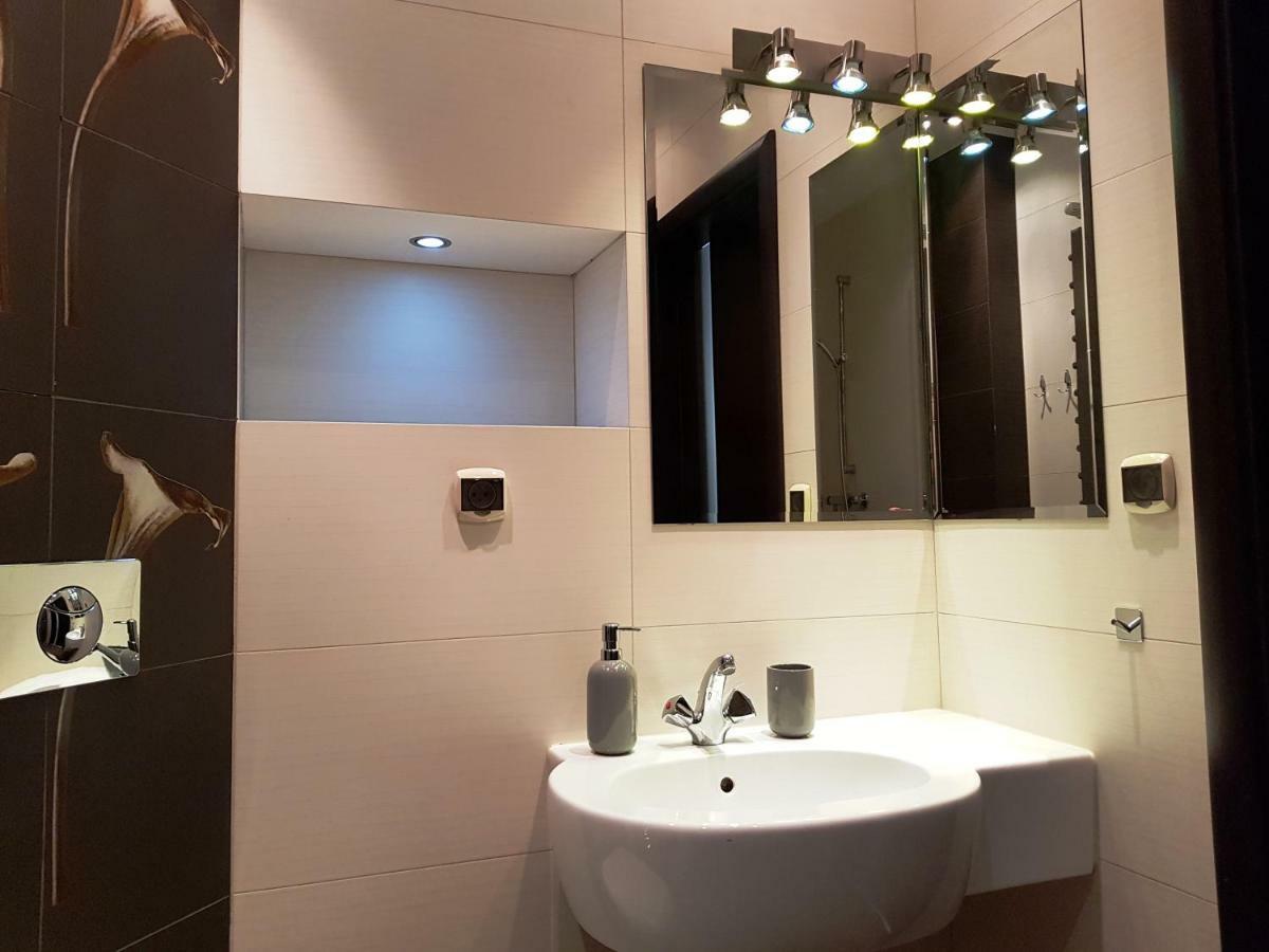 凯尔采Apartament "Cleopatra 5" Przy Rynku Z Parkingiem, Faktury Vat公寓 外观 照片